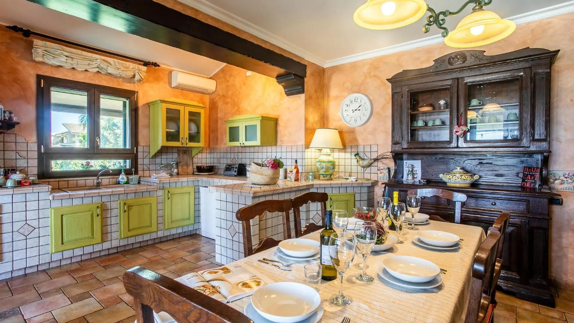 4 Bedroom Awesome Home In Бруколи 0*,  Италия